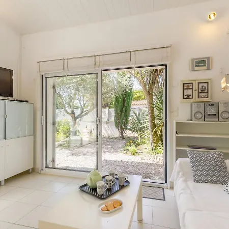 Les Oliviers By Interhome