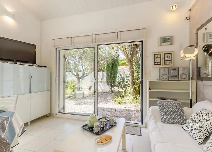 Les Oliviers By Interhome