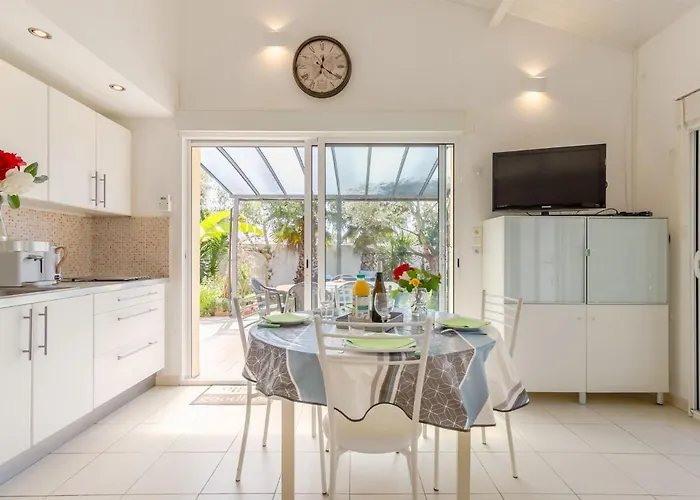 Les Oliviers By Interhome Talmont-Saint-Hilaire